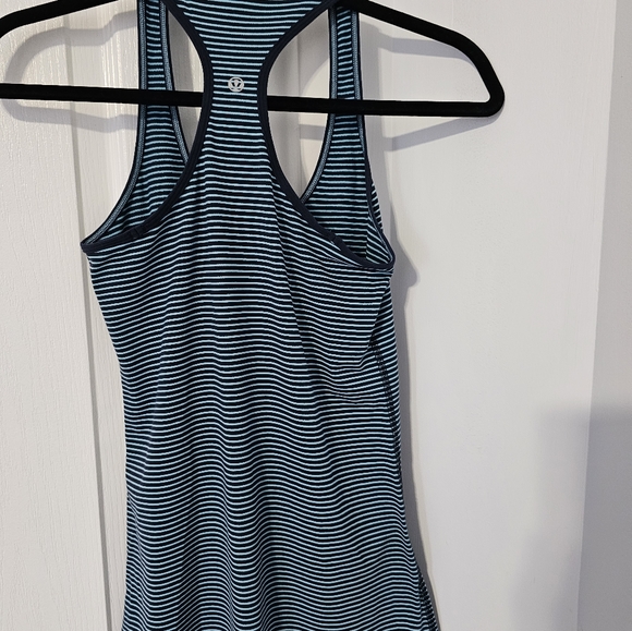Lululemon racer back size 6. - Picture 3 of 3
